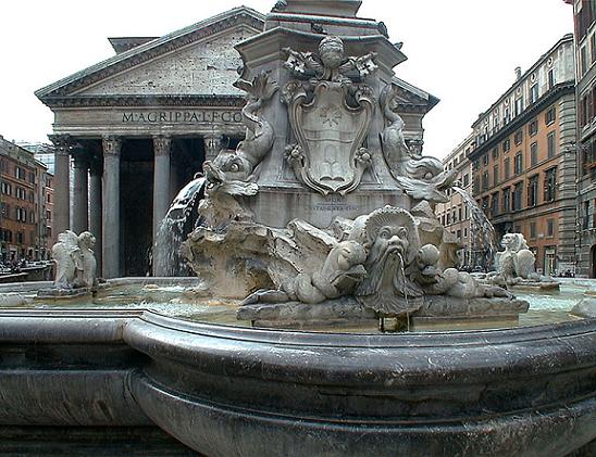 Brunnen am Pantheon