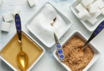 Чим відрізняється рафінований цукор від нерафінованої?