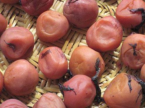 pickled plum with garlic