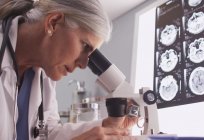 囊肿大脑在新生类型、原因和治疗