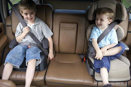 Vorschriften für die Beförderung des Kindes im Auto