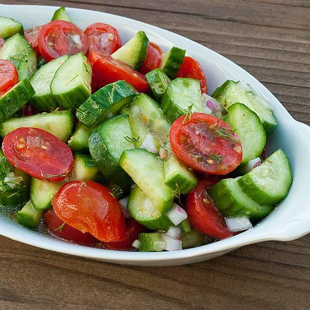las calorías ensalada de pepinos y tomates