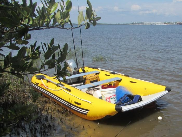 Catamaran for rafting