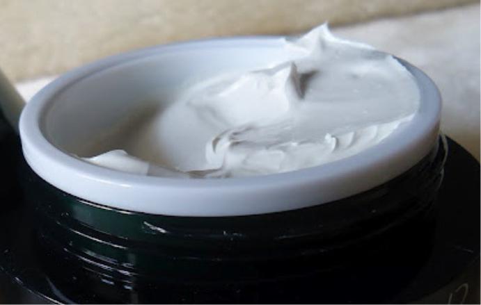  white cosmetic clay 