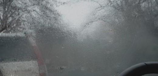 Neden buğulu pencere arabada