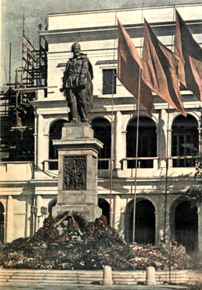 den Abriss des Denkmals für Dserschinski