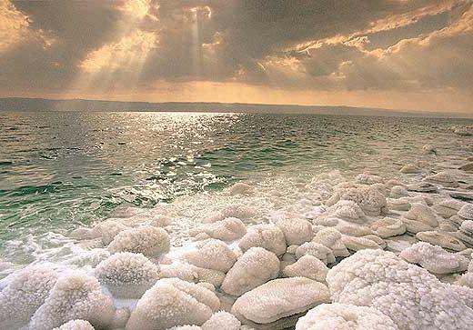 der Salzgehalt des Toten Meeres