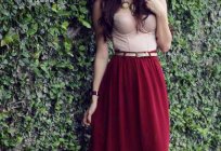 What to wear with Burgundy skirt: tips and combination
