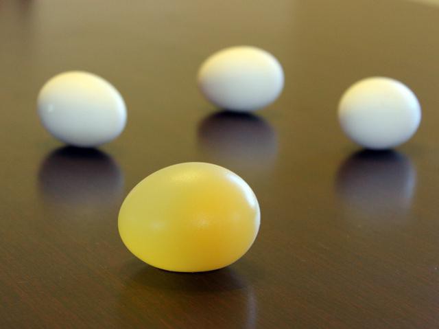 Warum die Hälfte der Eier schmieren Zahnpasta?