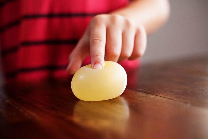 لماذا تشويه نصف البيض مع معجون الأسنان ؟