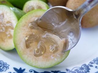 pineapple guava how to eat