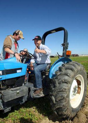 tractor driver of agricultural production training