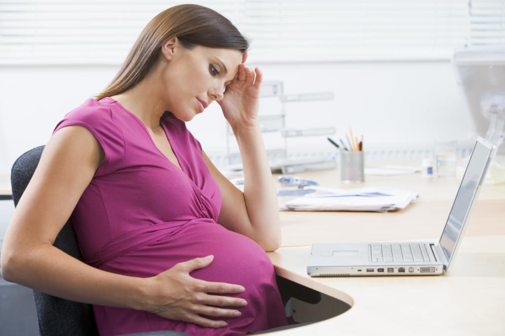 la fatiga de la mujer embarazada