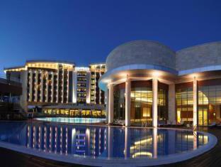 gelendzhik hoteles cerca del mar con piscina [