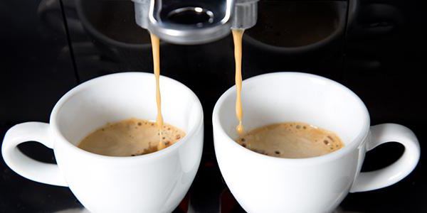 professionelle Kaffeemaschinen für das Kaffeehaus Foto
