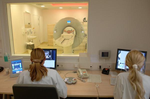 MRI的小骨盆的妇女的照片
