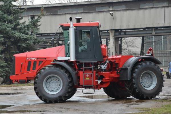 tractor to 744