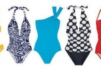 - Bademode-Trikini wählen - eine komplexe Schönheit in einem Strand-Mode