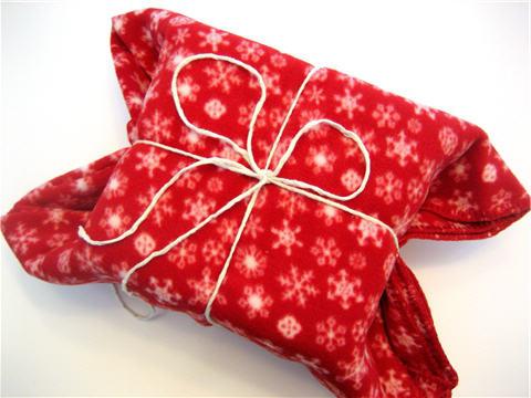 how to wrap in gift paper