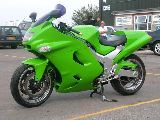 Motocykl ZZR 1100: techniczne,