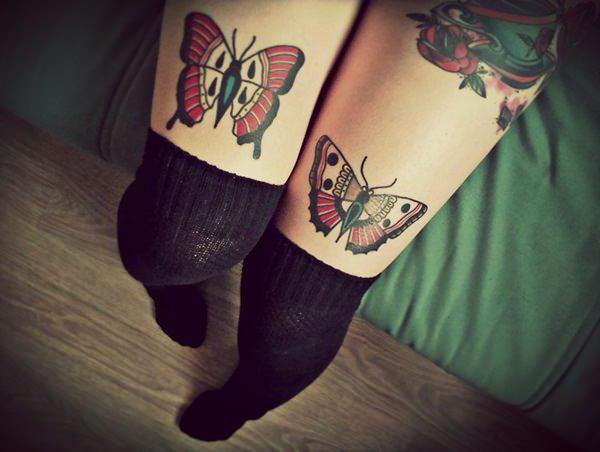 la mariposa del tatuaje en la pierna
