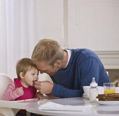 children's table to feed