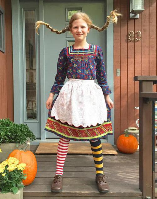 costume Pippi Longstocking with your hands