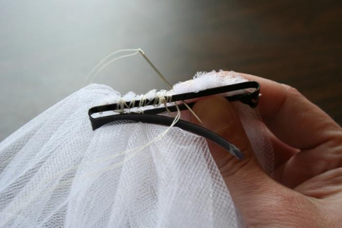 como costurar o véu com as mãos
