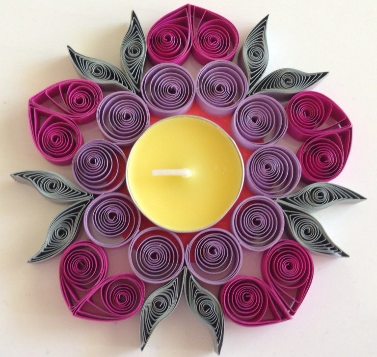candle holder from strips of quilling