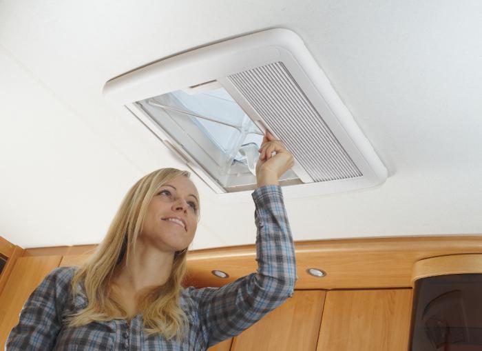instalação de abastecimento de ventilação com aquecimento de ar em casa