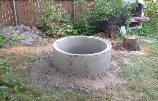 how to make a cellar at the cottage with his own hands from the concrete of the rings