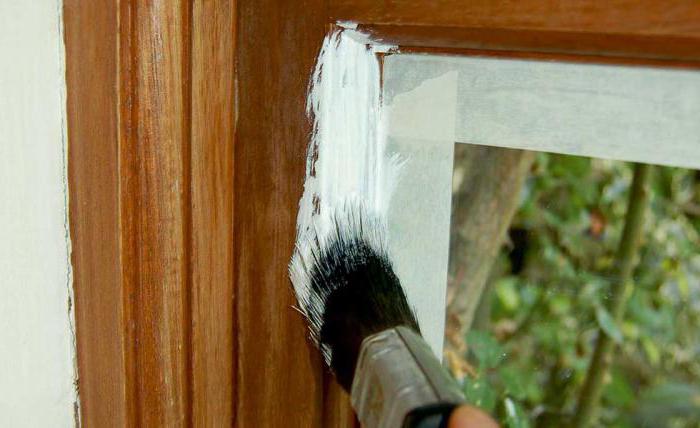 wie zu malen auf der alten Holzfenster in der Farbe