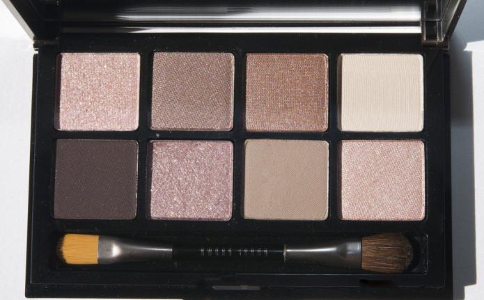 palette eye shadow with applicator