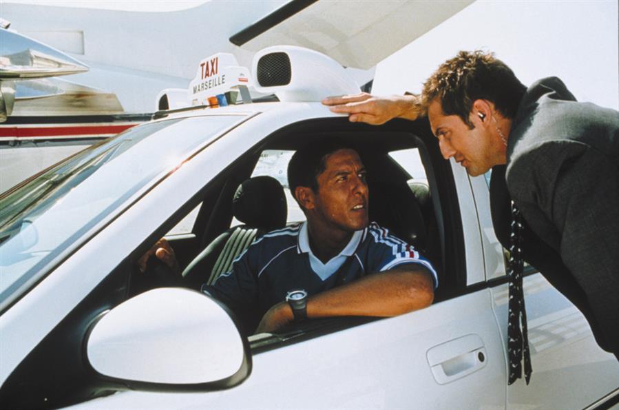 o Enredo do filme "de Táxi 2" para o ano 2000