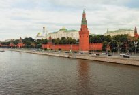 Which flows into the Moscow river
