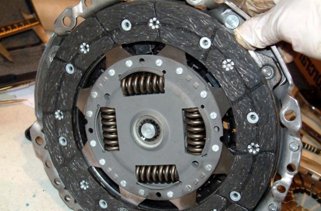 Ford focus 2 clutch replacement with your own hands