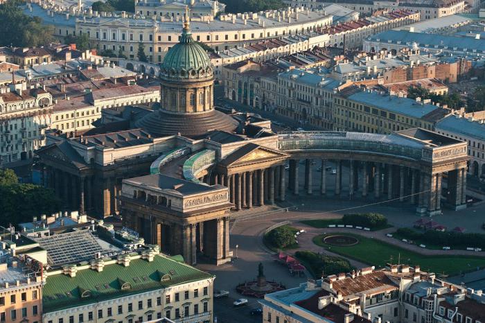 Empire-Stil in der Architektur von St. Petersburg