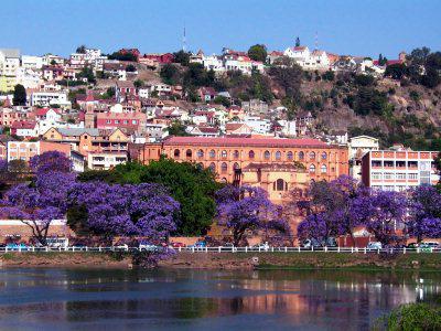 أنتاناناريفو عاصمة بلد ما