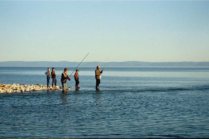 Pesca no Baykal verão selvagem
