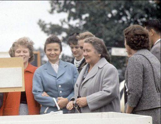 Żona Chruszczowa i Jacqueline Kennedy