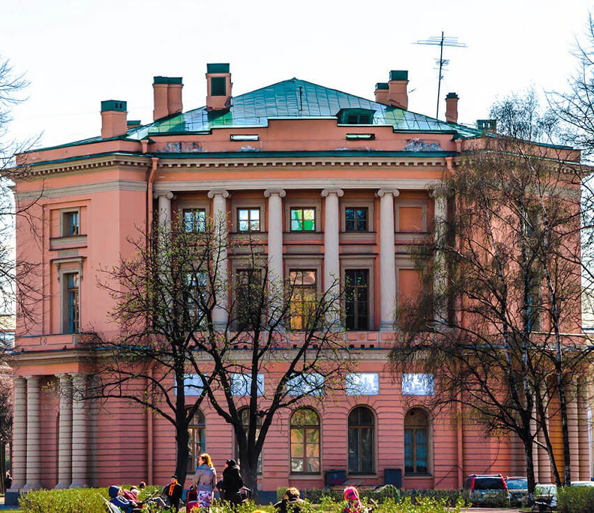 Фасад Михайлівського палацу