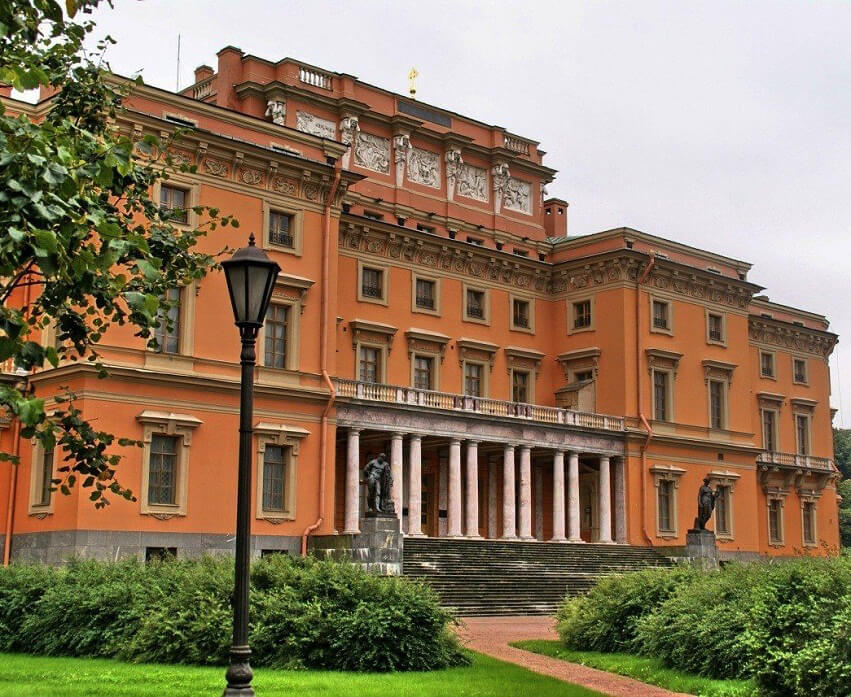 Mikhailovsky sarayı