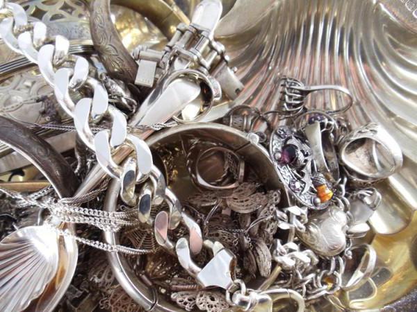 jak wyczyścić srebro w warunkach domowych do połysku