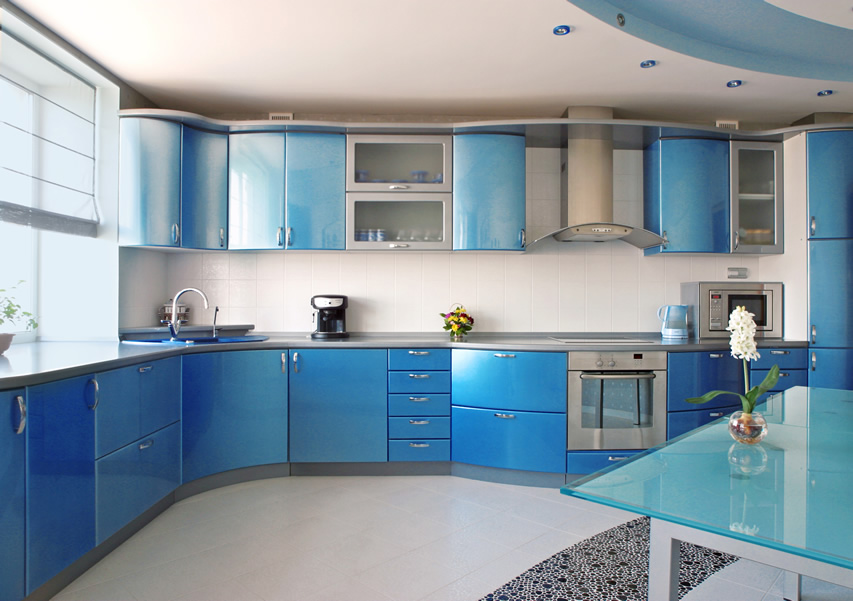 Блакітная колеравая гама ў кухні