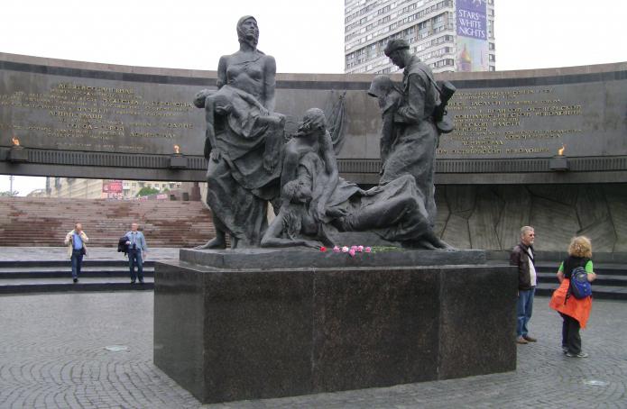 leningrad'ın kahraman askerleri anıtı fotoğraf