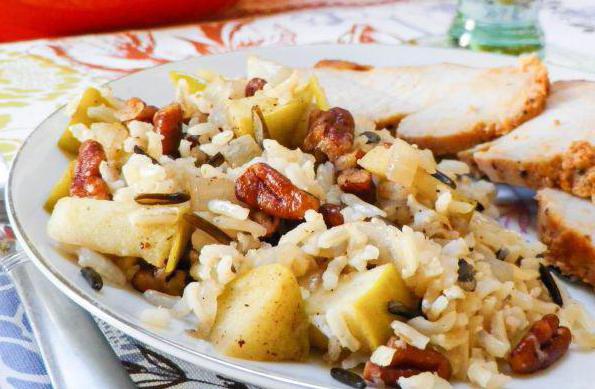 rice with apples in the oven