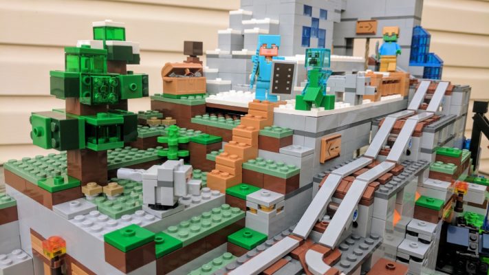 LEGO minecraft set the cave