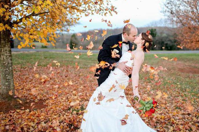 विचारों के लिए शादी के फोटो शूट में देर से शरद ऋतु