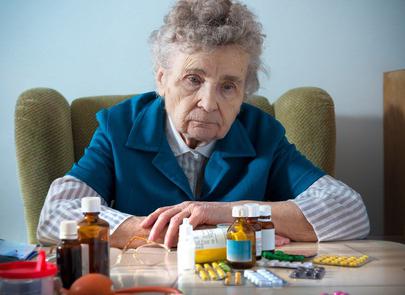 la atención médica a las personas mayores