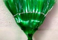 Como fazer uma vassoura de garrafa de plástico com as mãos